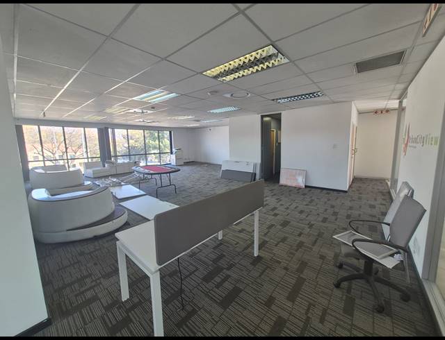 242M² OFFICE TO LET IN WOODMEAD